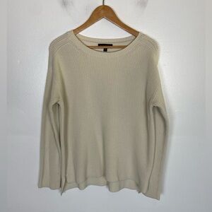 Banana Republic Women's Waffle Knit Sweater Size M Cream Boat Neck Long Sleeves